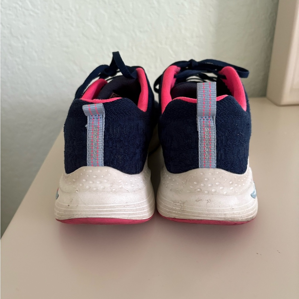 Skechers Arch Fit. - Picture 4 of 6